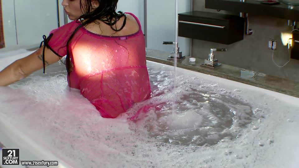 Hot in the Tub
