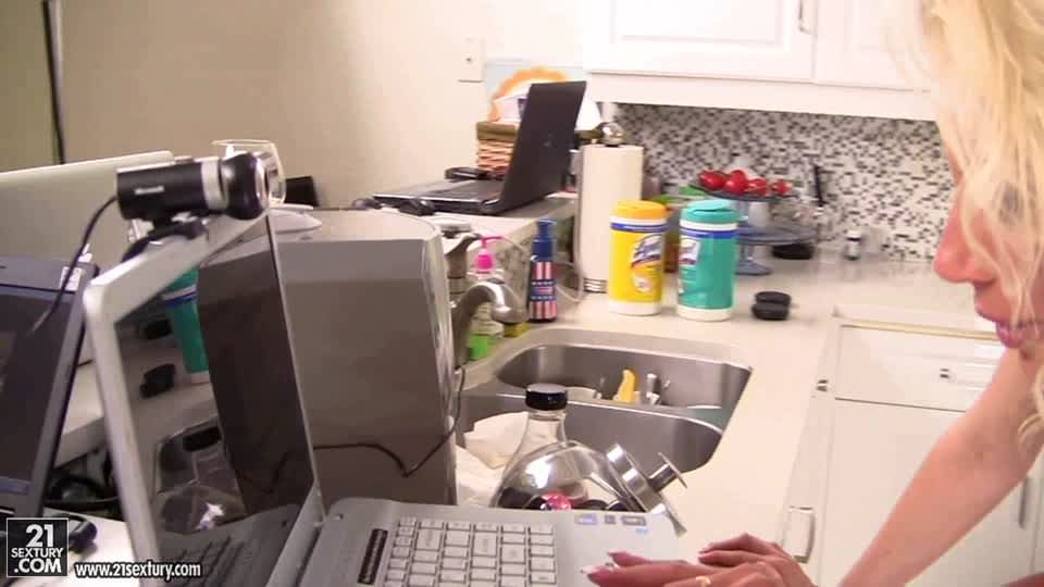 Backstage with the Divas