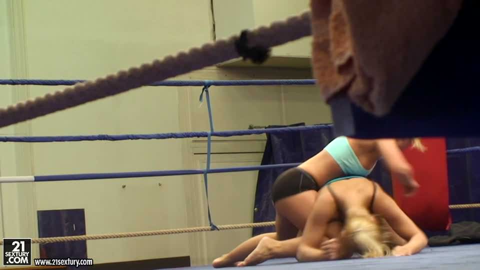 Nude Fight Club Backstage with Kathia Nobili and Brandy Smile